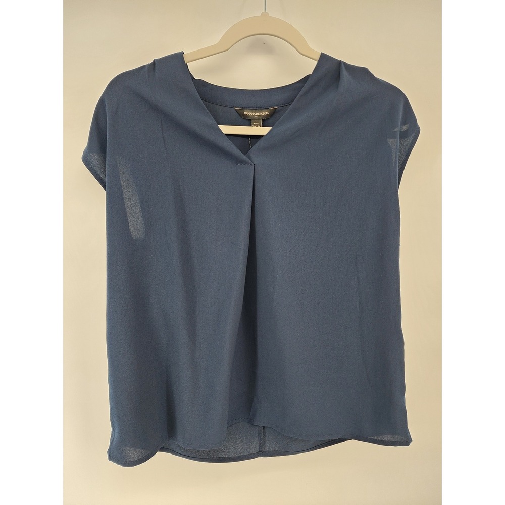 Banana Republic Petite XS Navy Blue Pleated V-Neck Sleeveless Chiffon Blouse Top - Picture 2 of 8